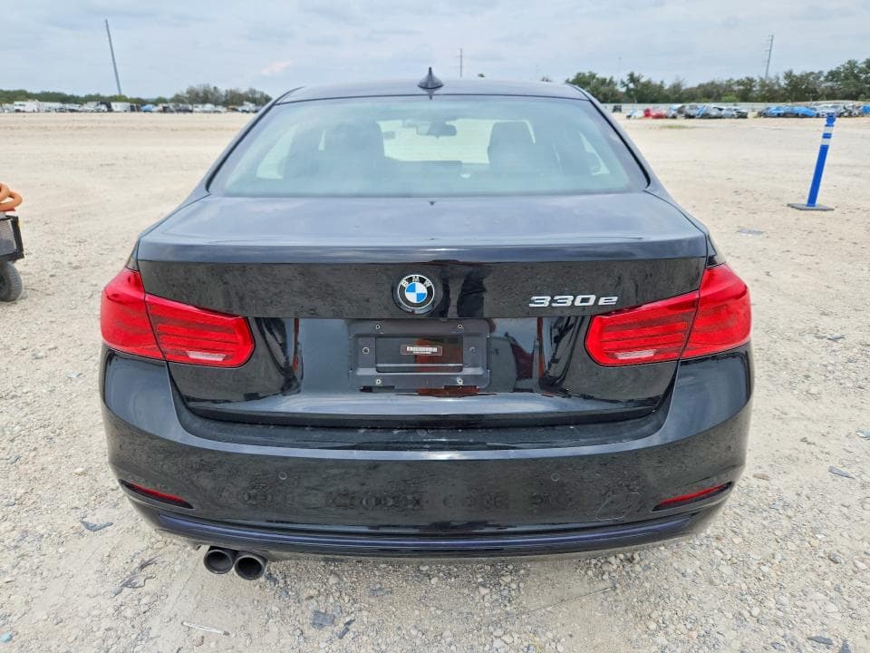 2017 BMW 330E 6