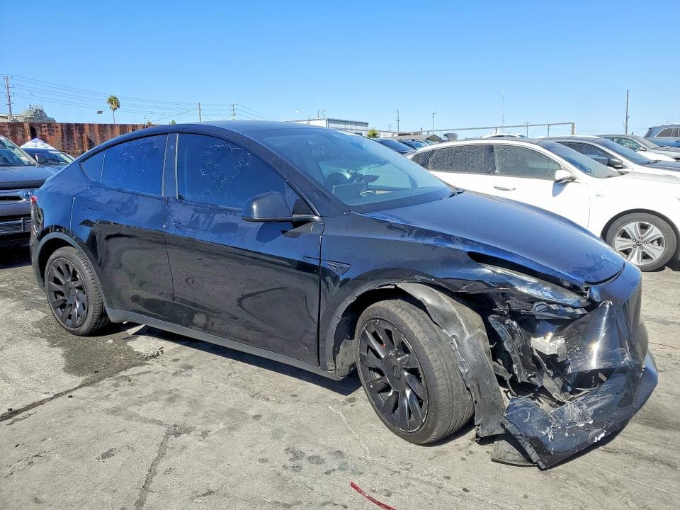 2023 TESLA MODEL Y 4