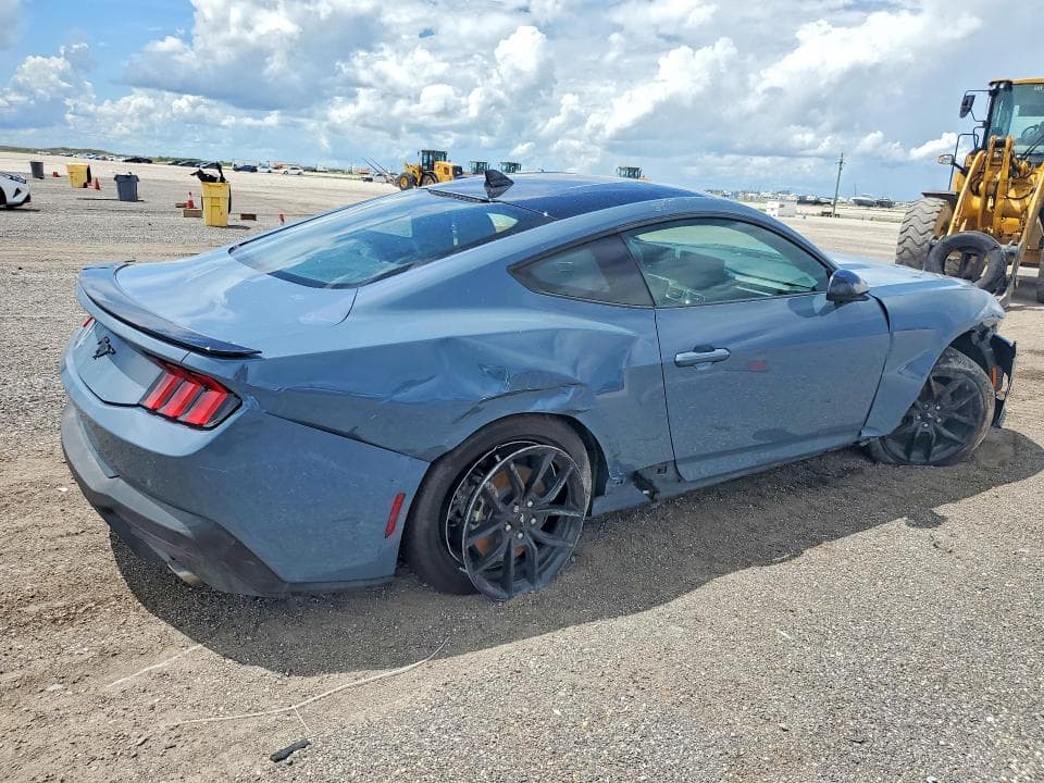 2026 FORD MUSTANG 3