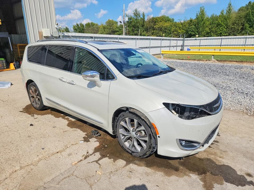 2017 CHRYSLER PACIFICA LIMITED 4