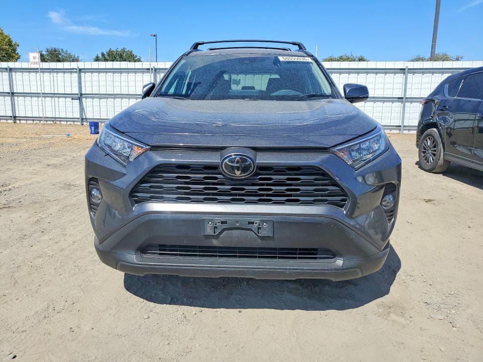 2020 TOYOTA RAV4 XLE 5
