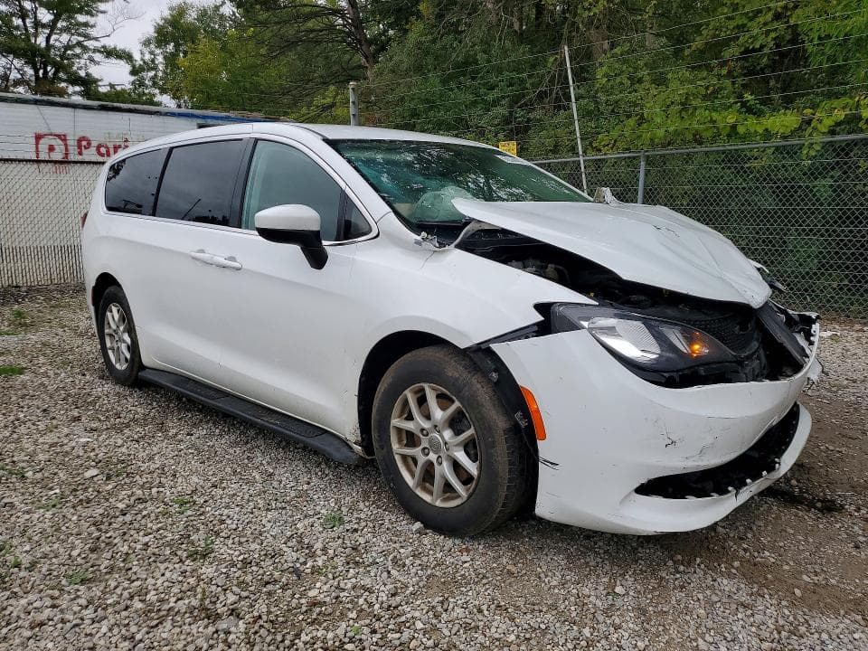 2018 CHRYSLER PACIFICA LX 4