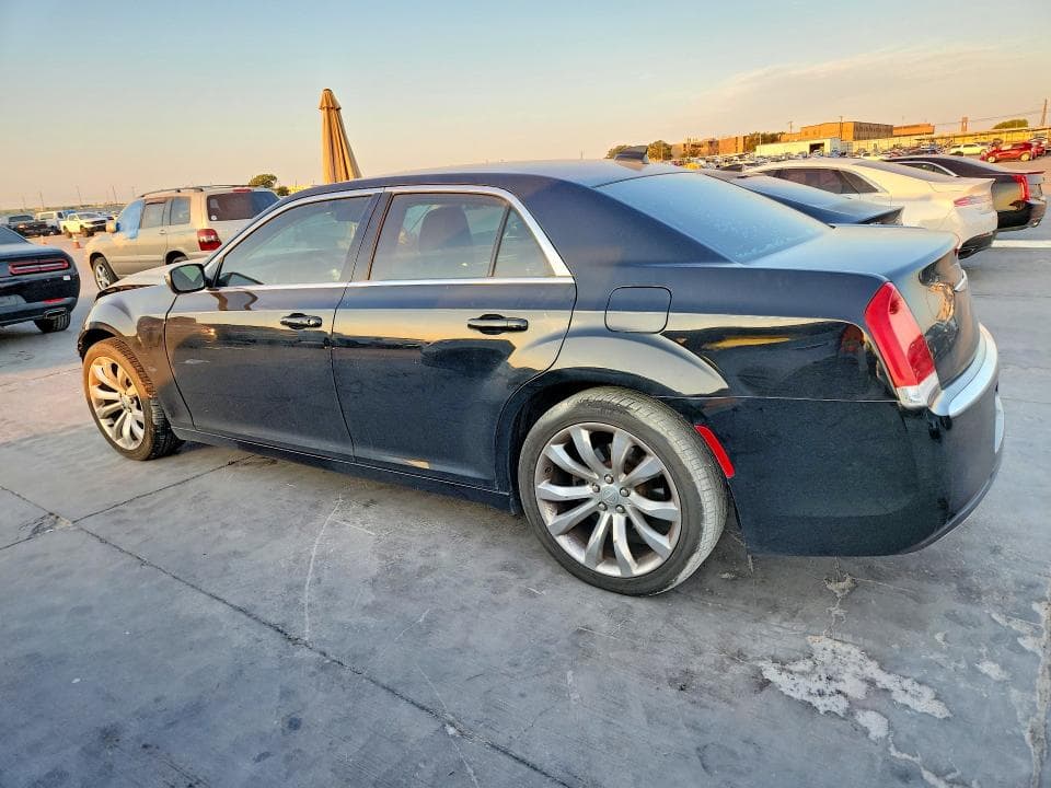 2019 CHRYSLER 300 2