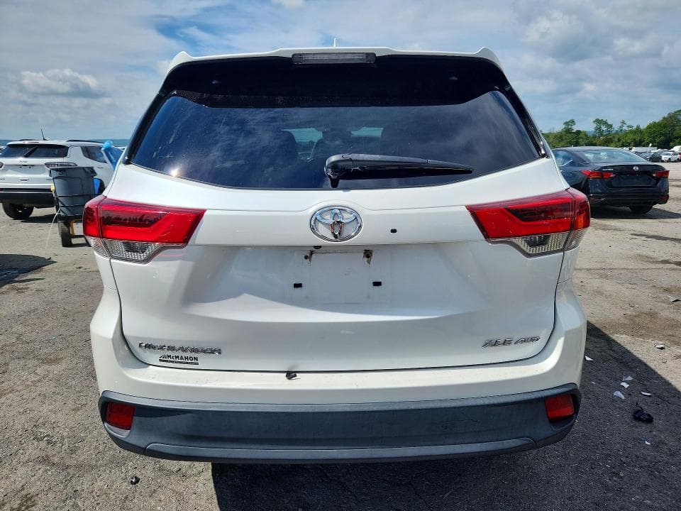 2017 TOYOTA HIGHLANDER XLE 6