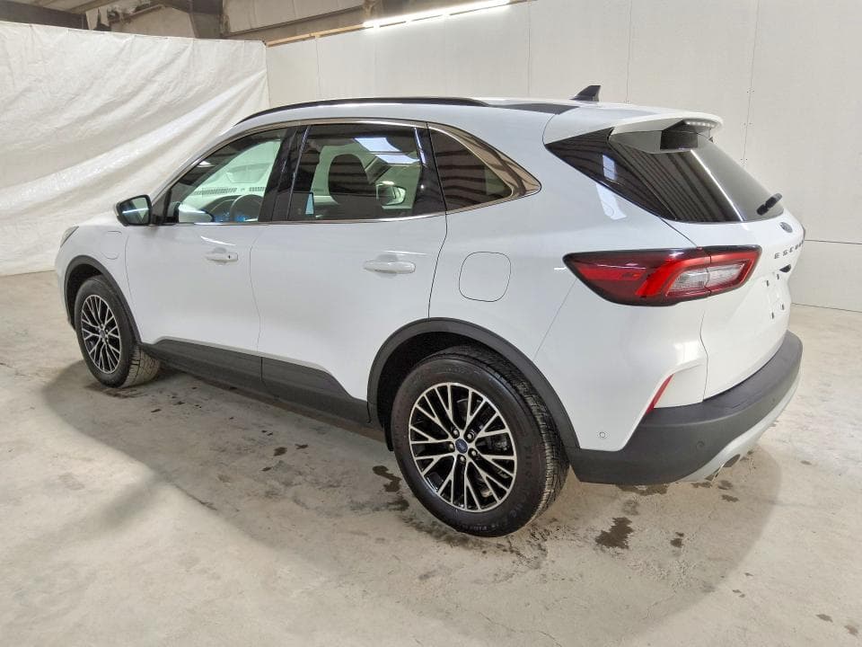 2023 FORD ESCAPE 2