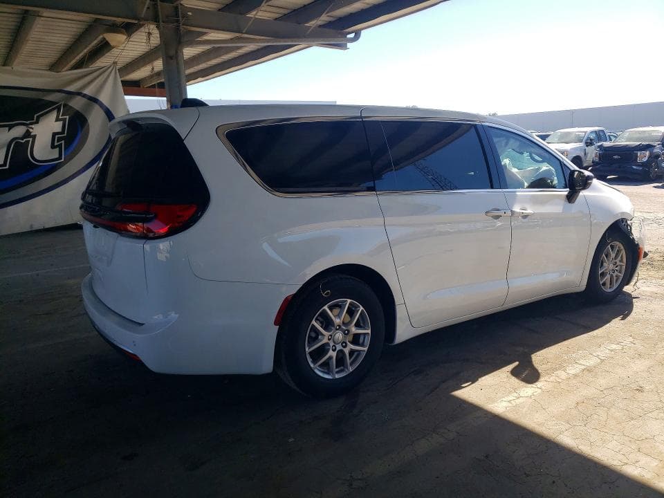 2027 CHRYSLER PACIFICA SELECT 3