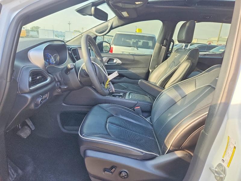 2023 CHRYSLER PACIFICA HYBRID LIMITED 7