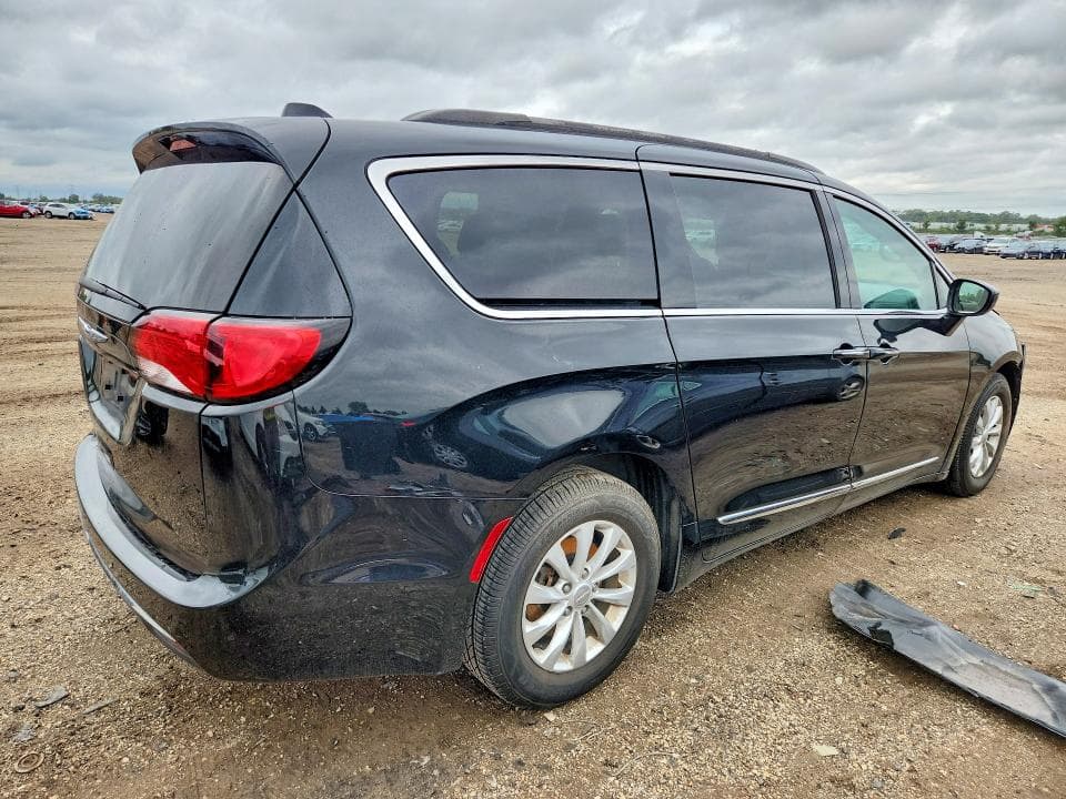 2017 CHRYSLER PACIFICA TOURING L 3