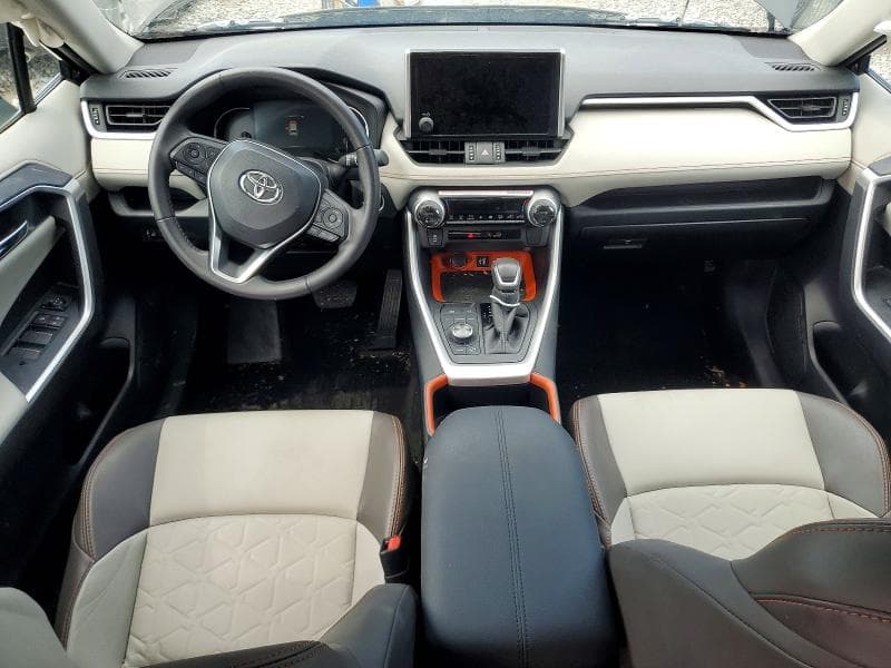 2024 TOYOTA RAV4 ADVENTURE 8