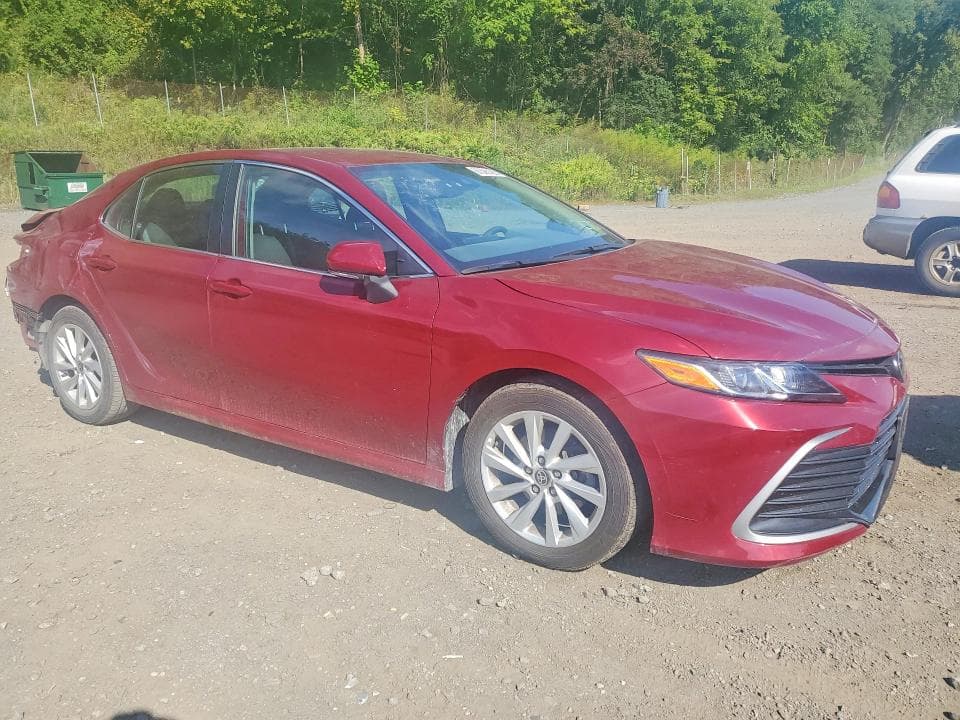 2021 TOYOTA CAMRY LE 4
