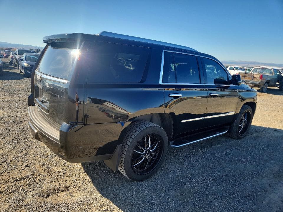 2017 CADILLAC ESCALADE LUXURY 3