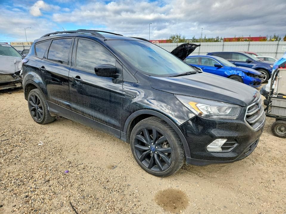 2017 FORD ESCAPE SE 4