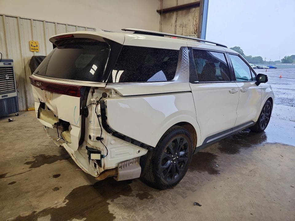 2023 KIA CARNIVAL SX 3