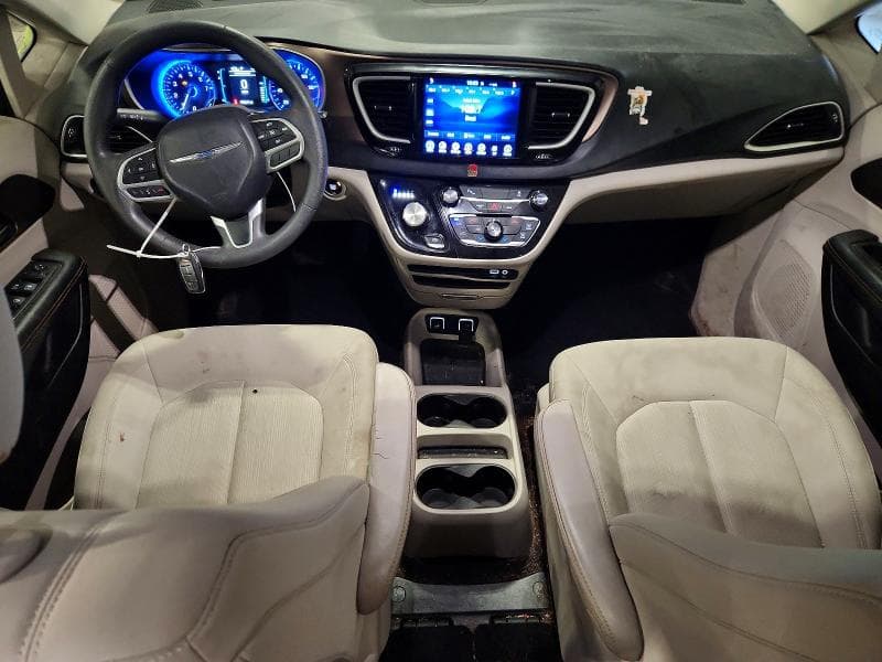 2017 CHRYSLER PACIFICA TOURING 8