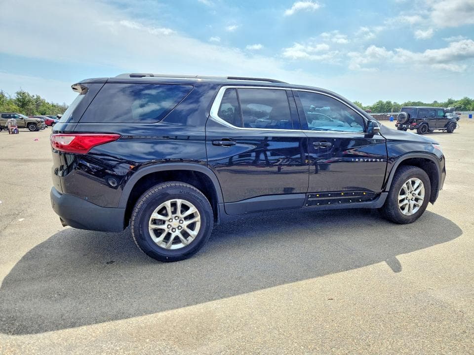 2018 CHEVROLET TRAVERSE LT 3