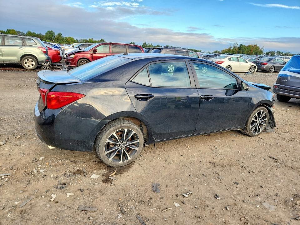 2017 TOYOTA COROLLA SE 3