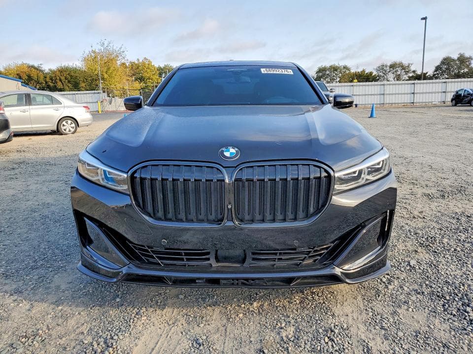 2022 BMW ALPINA B7 5
