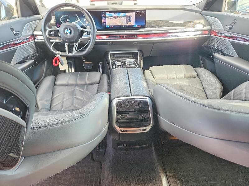 2024 BMW 760 XI 8