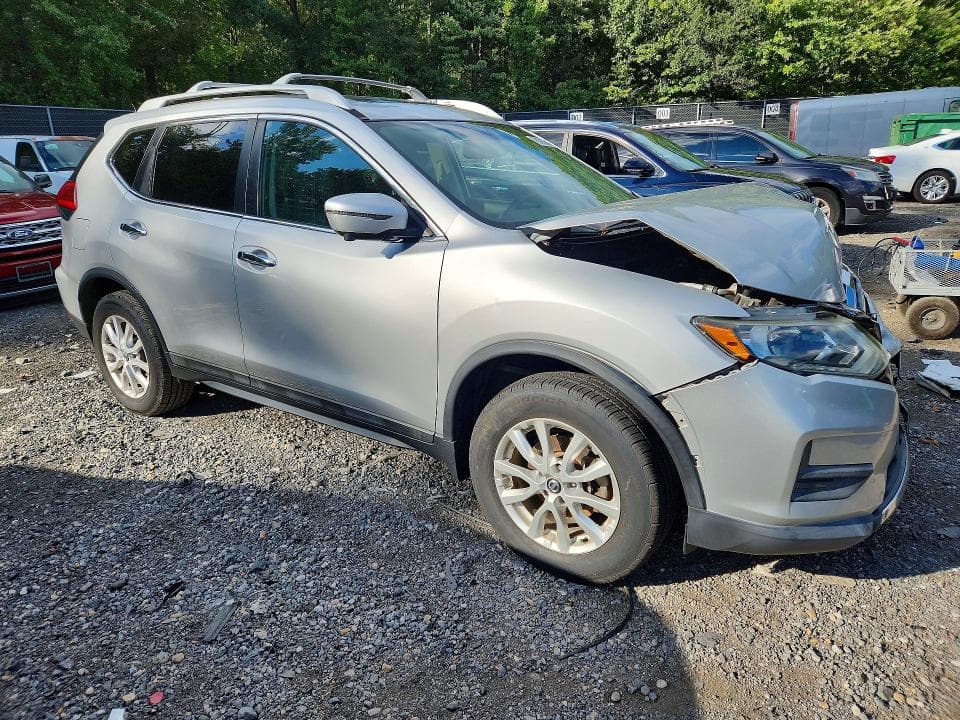 2017 NISSAN ROGUE SV 4