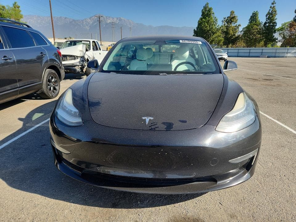 2018 TESLA MODEL 3 5