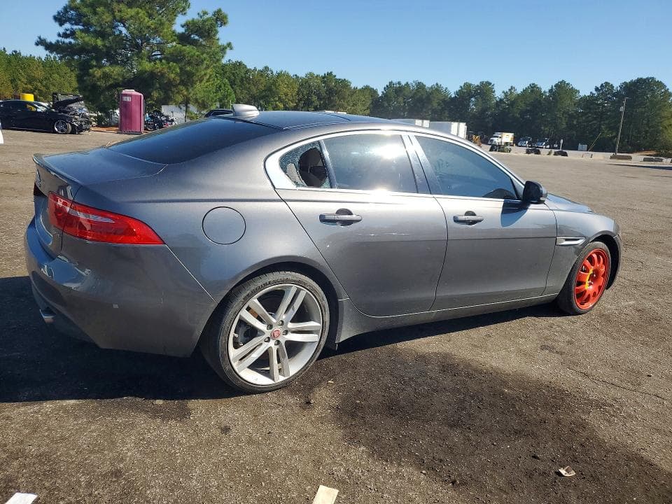 2017 JAGUAR XE PRESTIGE 3