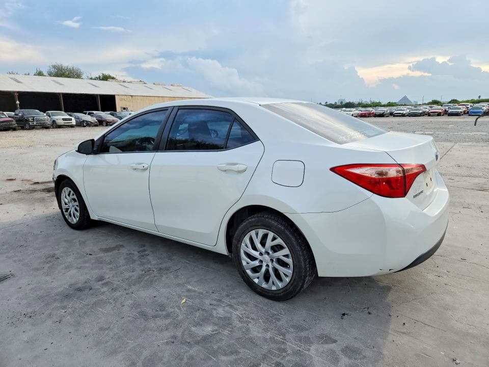 2018 TOYOTA COROLLA LE 2