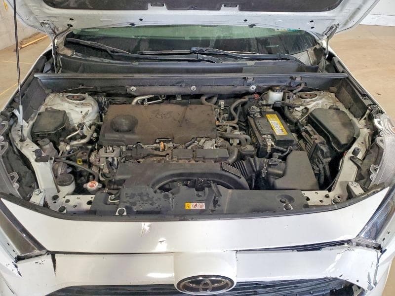 2021 TOYOTA RAV4 XLE 12
