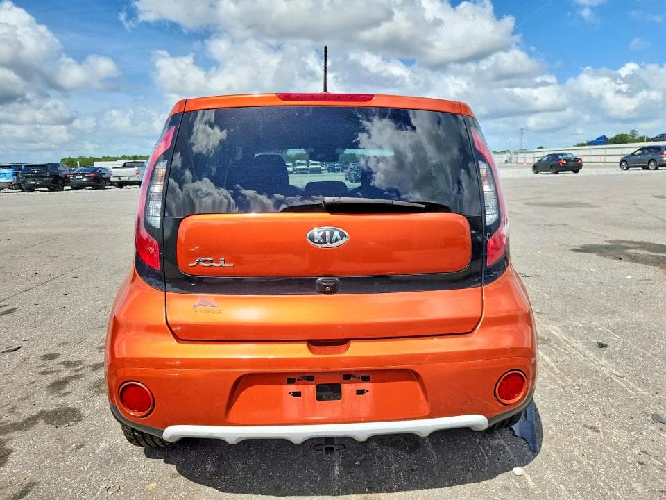 2019 KIA SOUL + 6