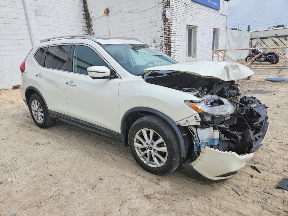 2017 NISSAN ROGUE SV 4