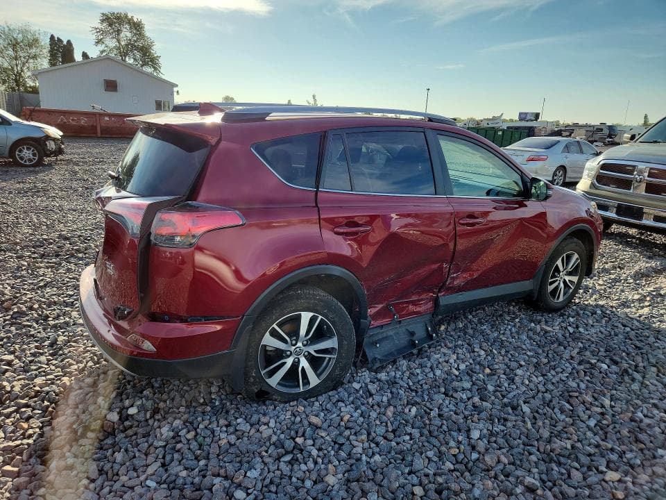 2018 TOYOTA RAV4 XLE 3