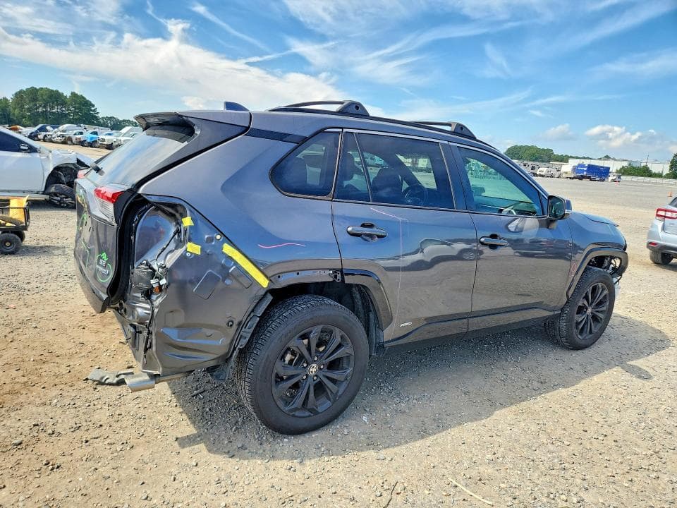 2022 TOYOTA RAV4 SE 3