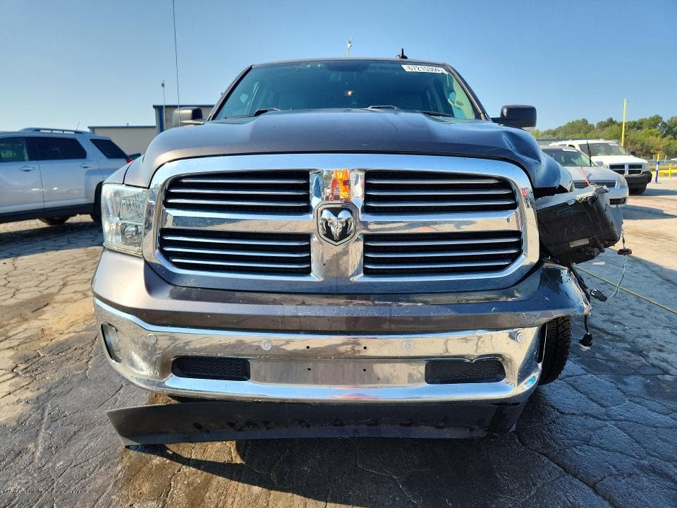 2017 RAM 1500 SLT 5