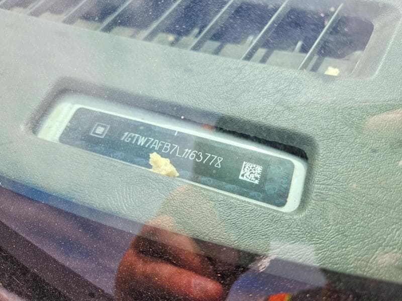 2020 GMC SAVANA G2500 13