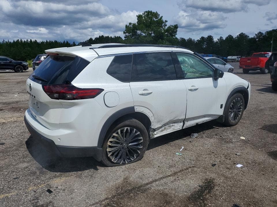 2026 NISSAN ROGUE DARK ARMOR 3