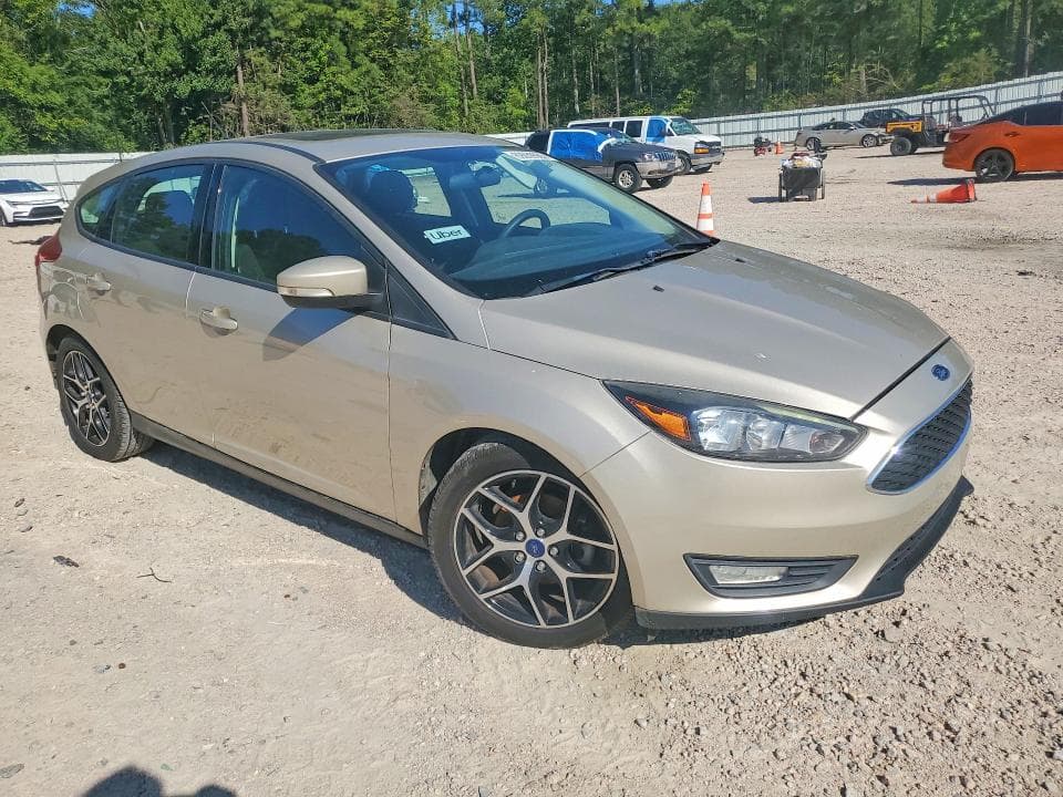 2017 FORD FOCUS SEL 4