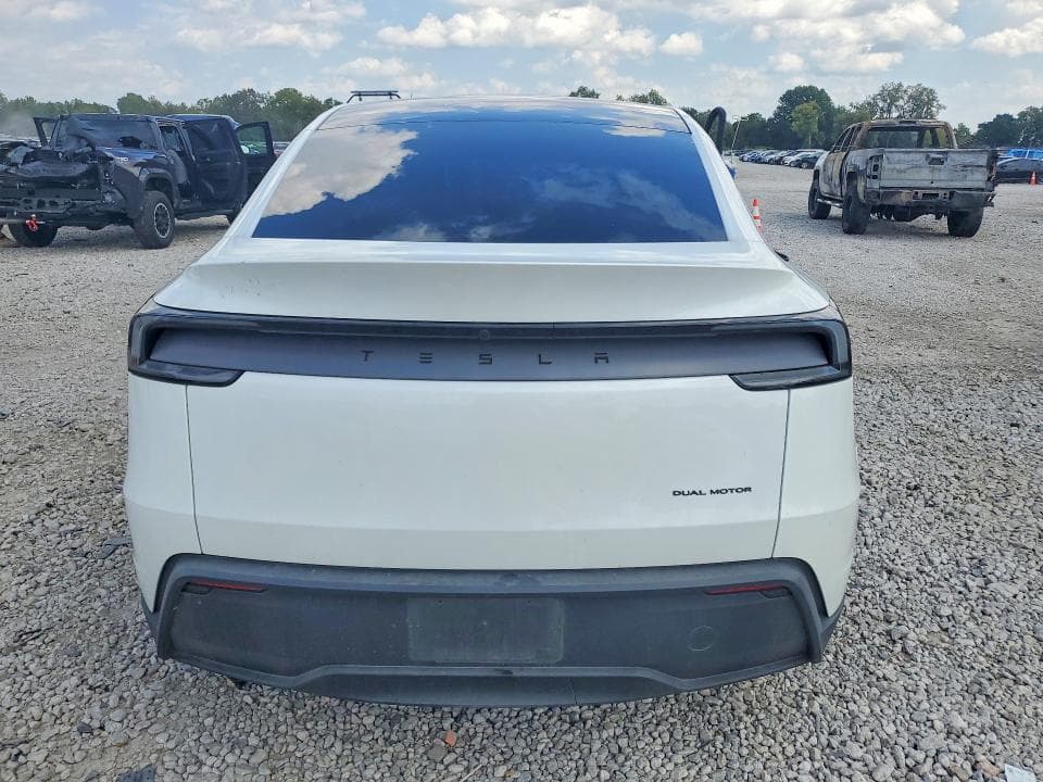 2026 TESLA MODEL Y 6