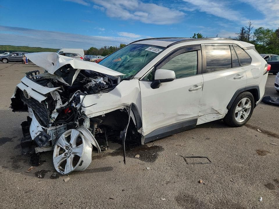 2019 TOYOTA RAV4 XLE - 1