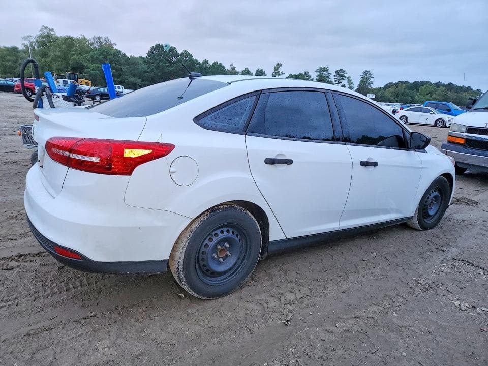 2017 FORD FOCUS S 3