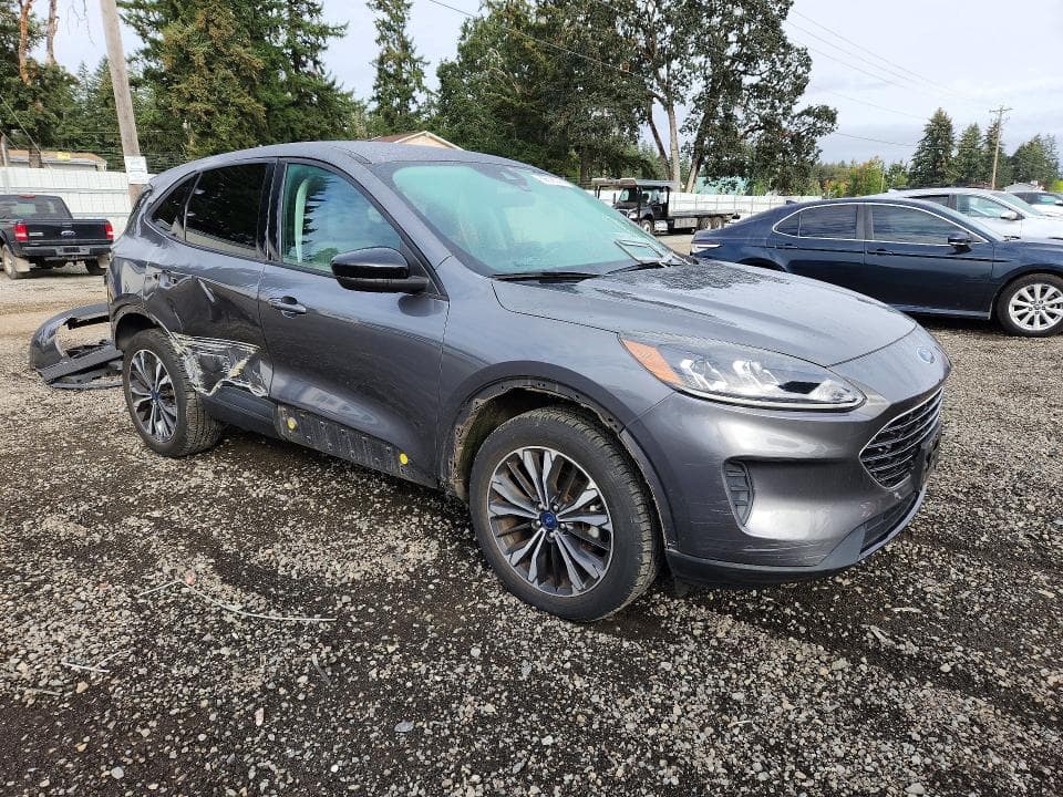2021 FORD ESCAPE SE 4