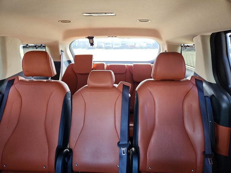 2024 KIA CARNIVAL SX 10