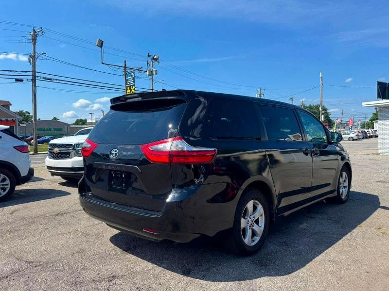 2020 TOYOTA SIENNA L 4