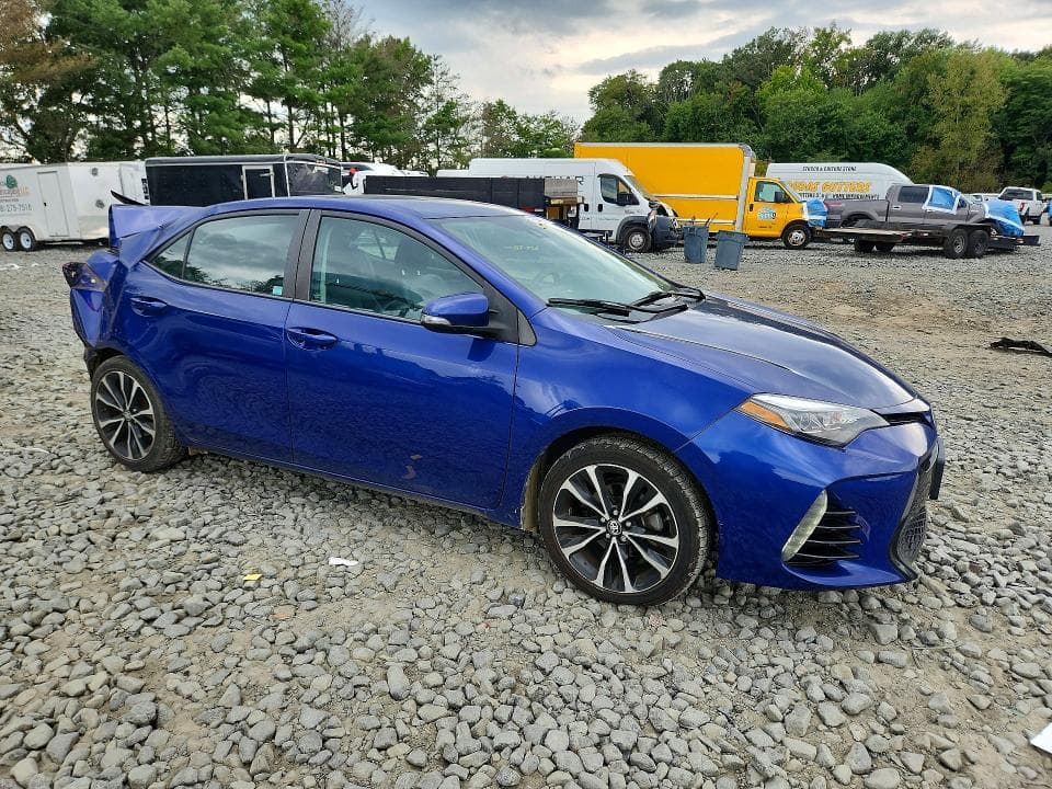 2017 TOYOTA COROLLA SE 4