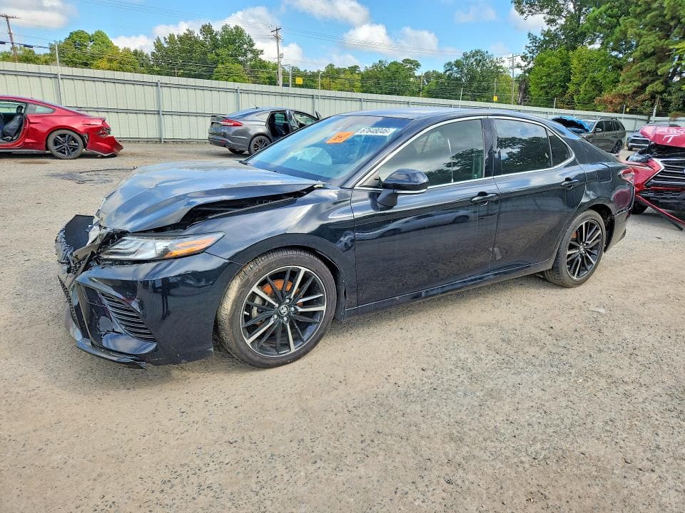 2018 TOYOTA CAMRY LE - 1