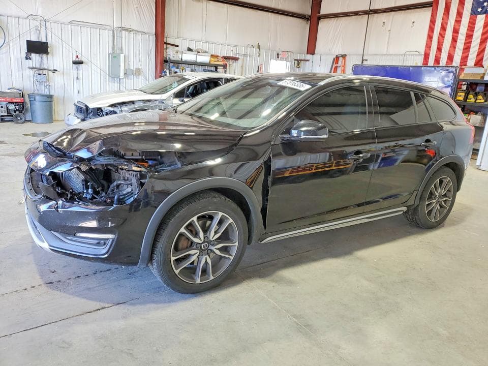 2018 VOLVO V60 CROSS COUNTRY PREMIER
