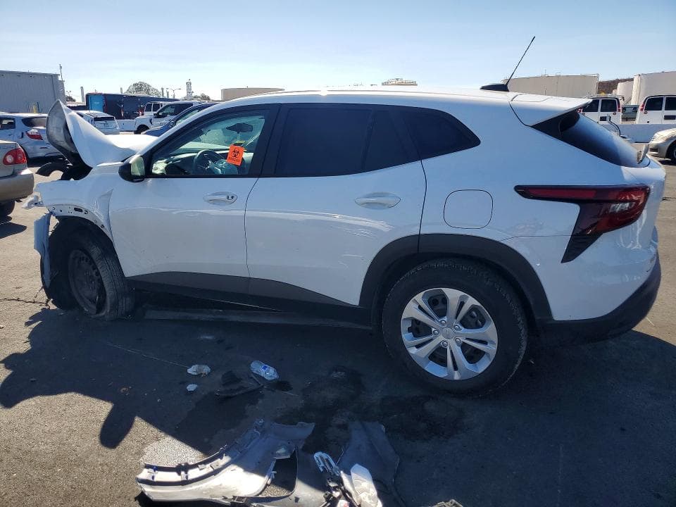 2025 CHEVROLET TRAX LS 2