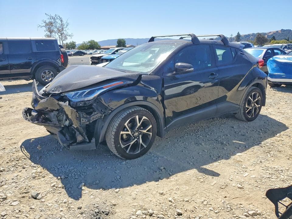 2021 TOYOTA C-HR XLE