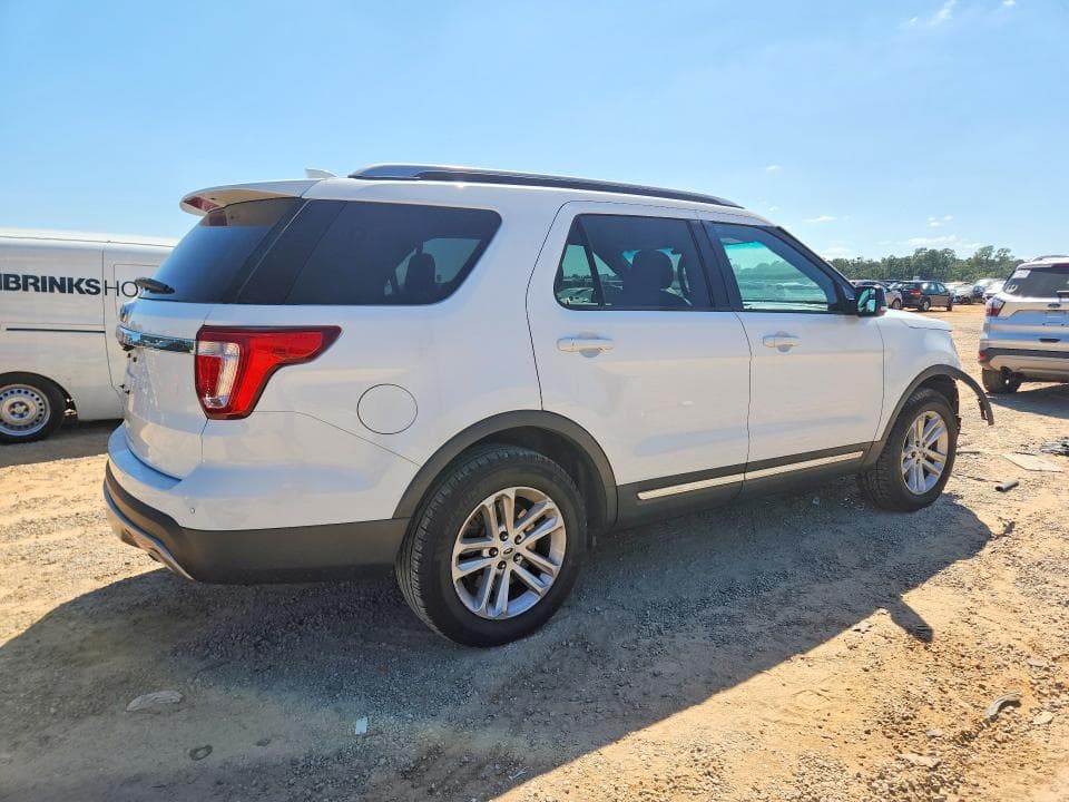 2017 FORD EXPLORER XLT 3