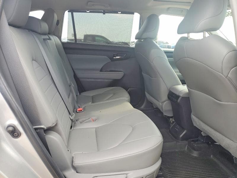 2023 TOYOTA HIGHLANDER XLE 11