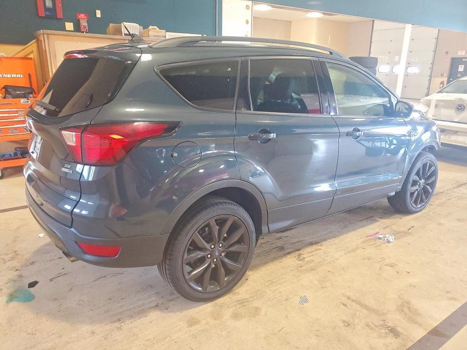 2019 FORD ESCAPE SE 3