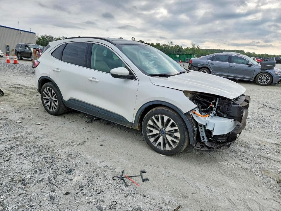 2020 FORD ESCAPE TITANIUM 4
